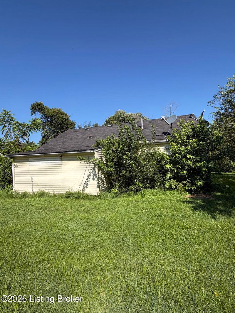 6517 Kenmore Ave, Louisville, KY 40216