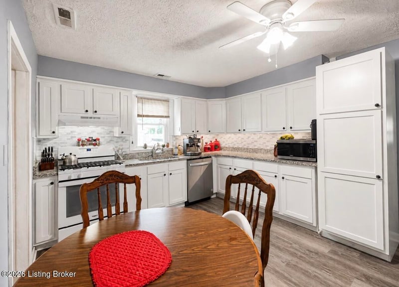 6518 Elmwood St, Louisville, KY 40216