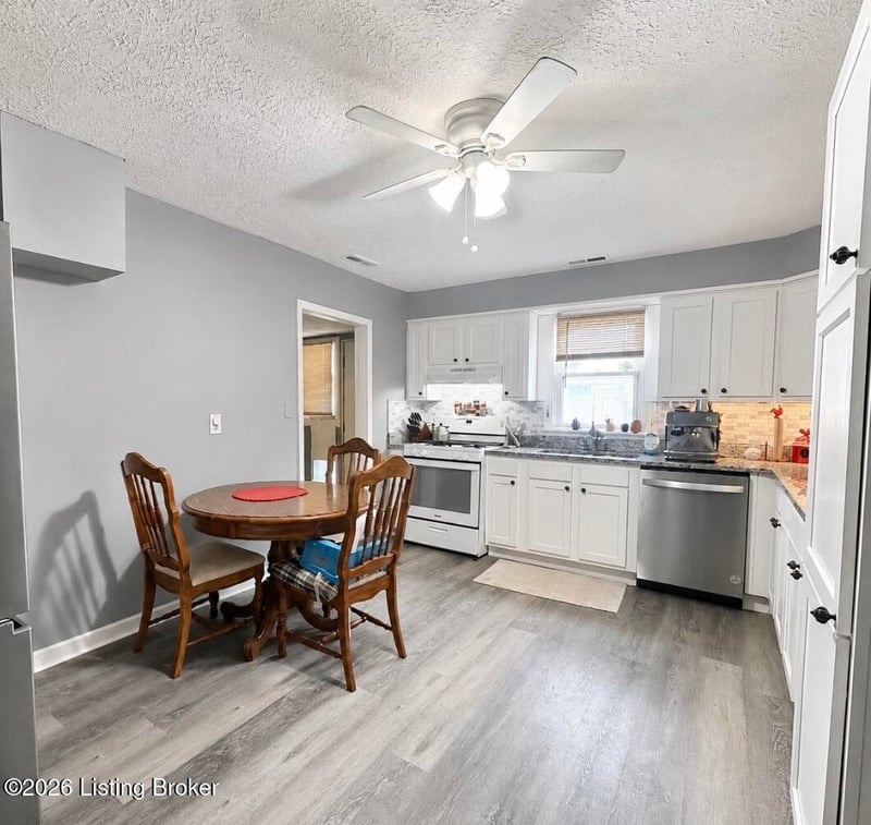 6518 Elmwood St, Louisville, KY 40216