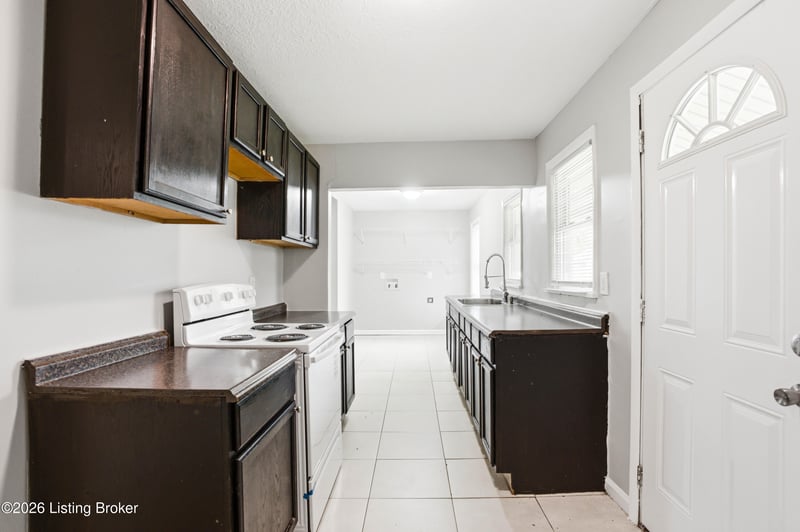 6530 Estele Ave, Louisville, KY 40214