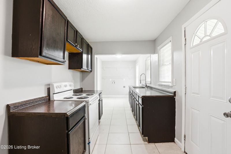 6530 Estele Ave, Louisville, KY 40214