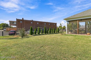 6530 Oak Village Dr, Louisville, KY 40228