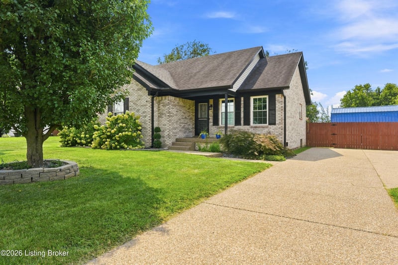 659 Justin Trl, Mt Washington, KY 40047