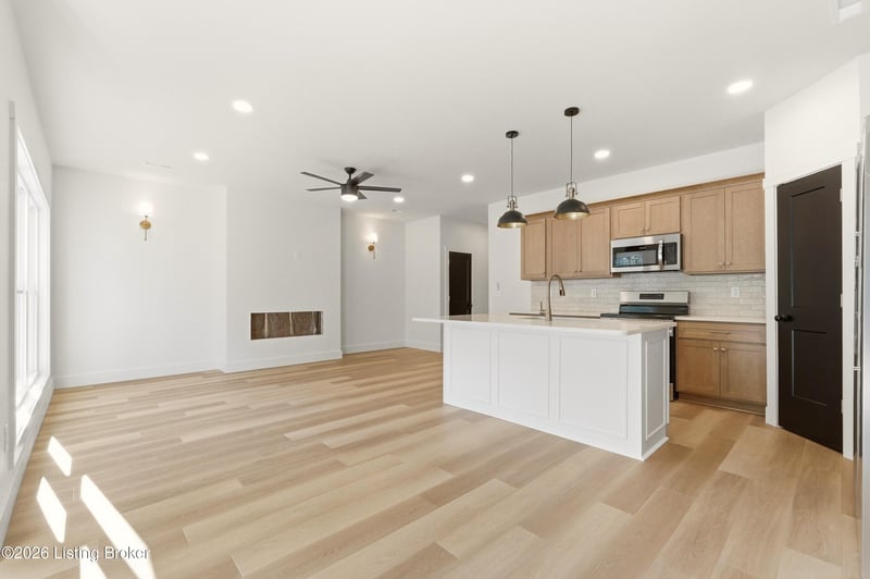 6590 Sylvania 6 Rd, Louisville, KY 40258