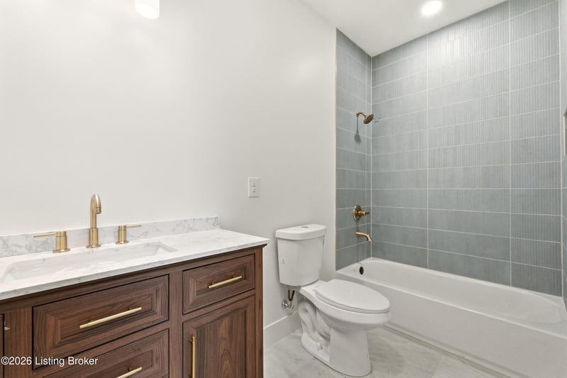 6592 Sylvania No 6 Rd, Louisville, KY 40258