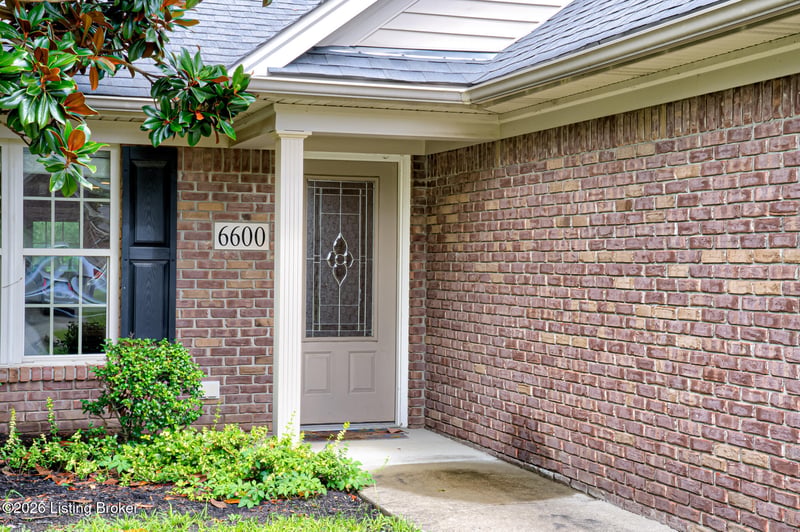 6600 Renate Rd, Louisville, KY 40291