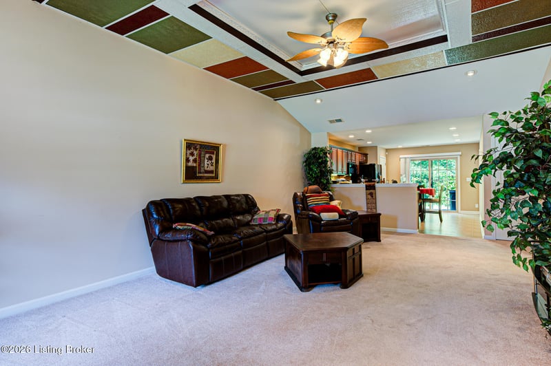 6600 Renate Rd, Louisville, KY 40291