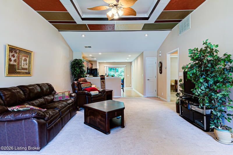 6600 Renate Rd, Louisville, KY 40291