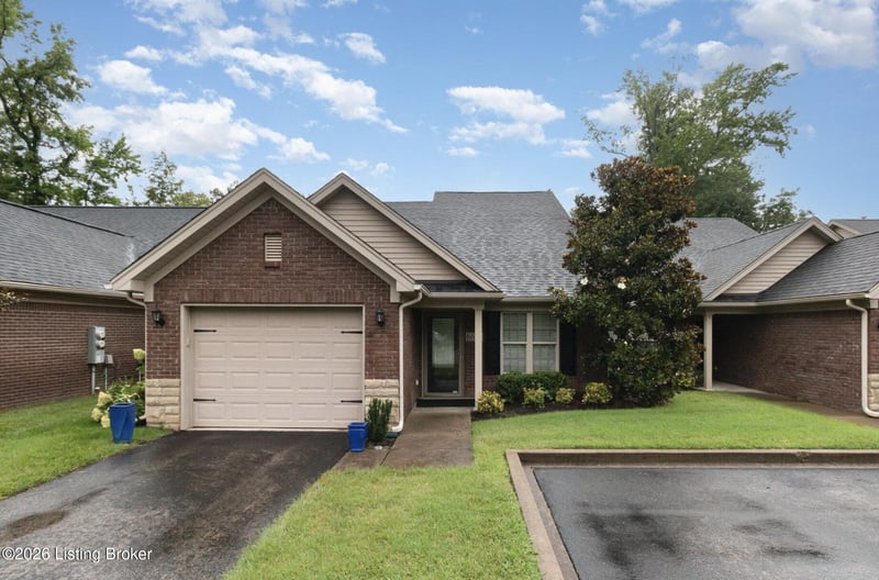 6601 Renate Rd, Louisville, KY 40291