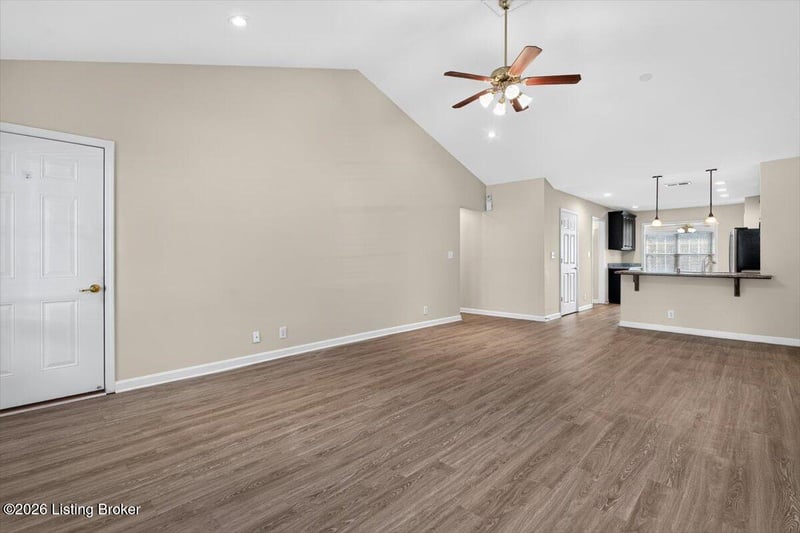 6601 Renate Rd, Louisville, KY 40291