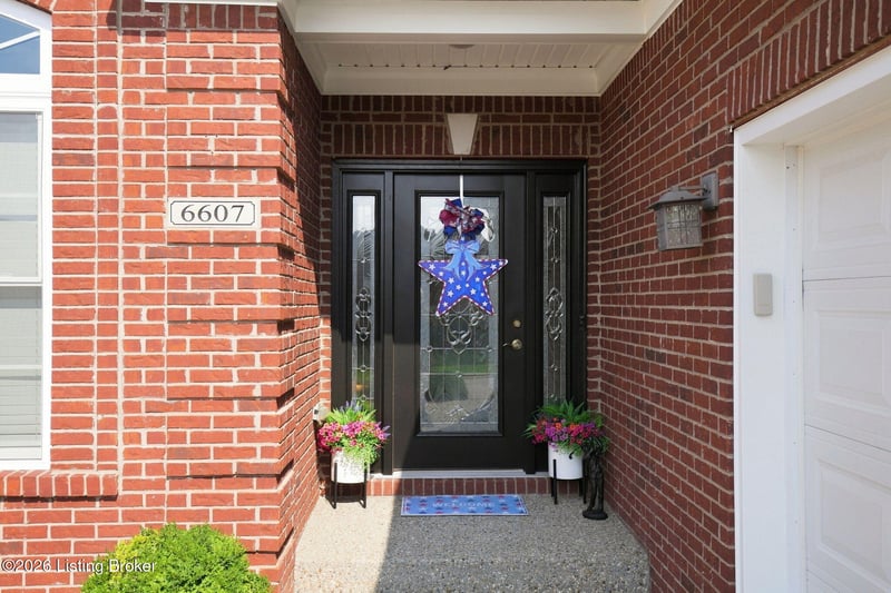 6607 Villa Spring Dr, Louisville, KY 40291