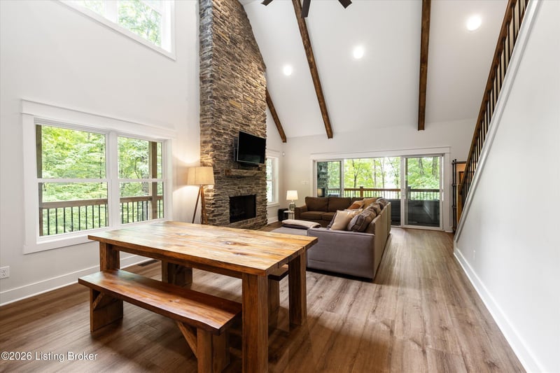 661 Averi Gray Ridge Dr, Mammoth Cave, KY 42259