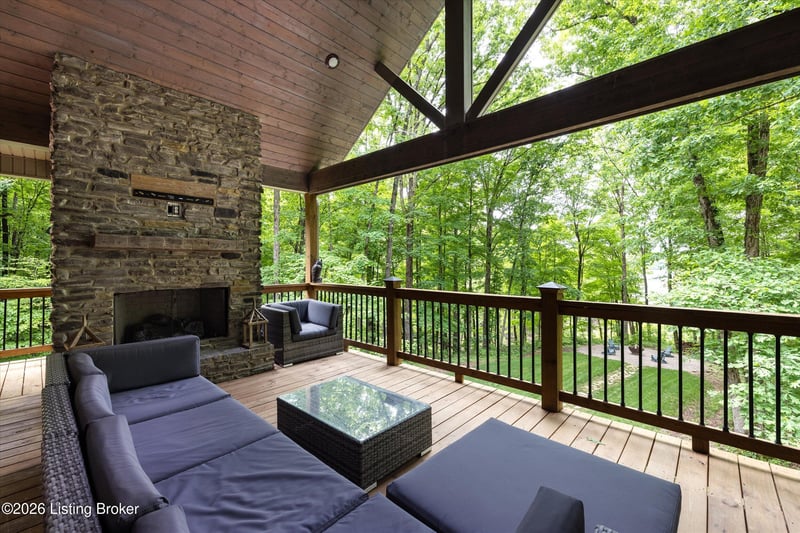 661 Averi Gray Ridge Dr, Mammoth Cave, KY 42259