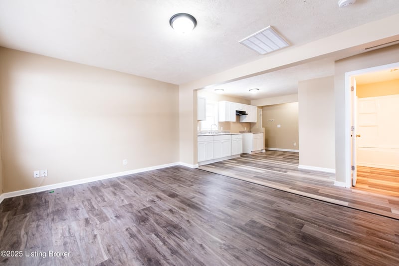 6610 Elmwood St, Louisville, KY 40216