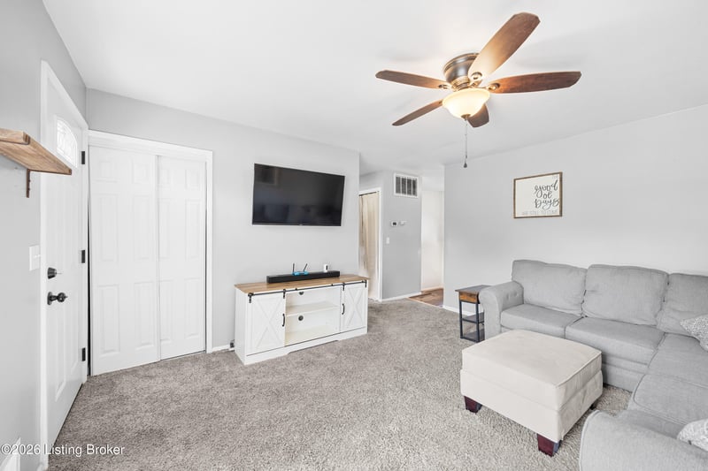 6612 Stana Dr, Louisville, KY 40258