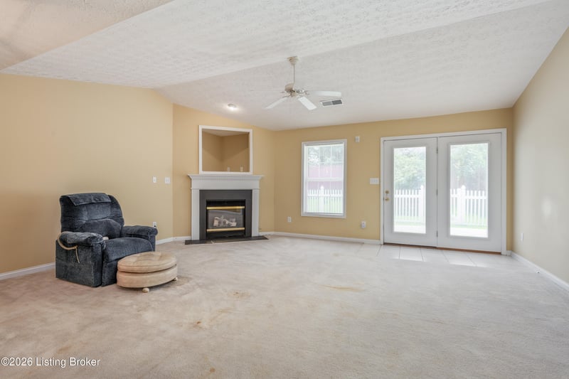 6616 Woods Mill Dr, Louisville, KY 40272