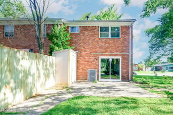 6620 Vandre Ave, Louisville, KY 40228