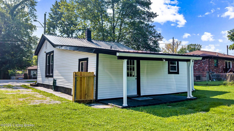 6674 Rutledge Rd, Louisville, KY 40258