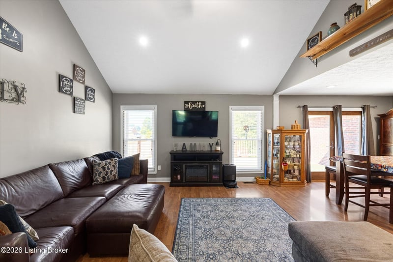 67 Center Court Dr, Bedford, KY 40006