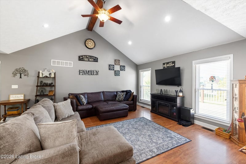 67 Center Court Dr, Bedford, KY 40006