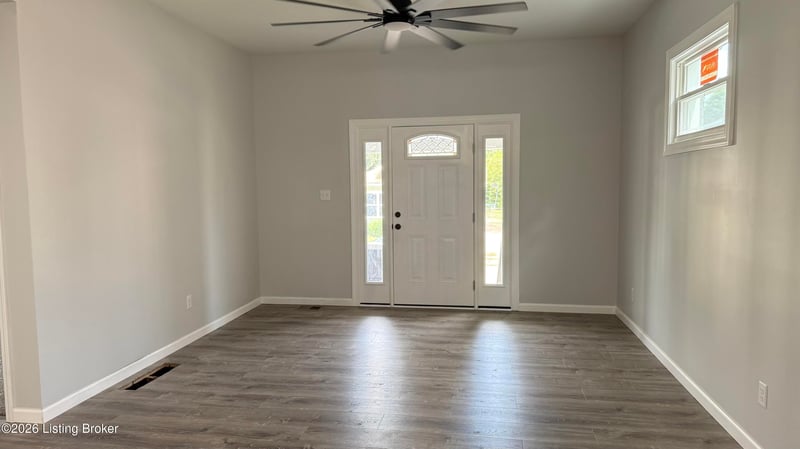 670 S 37th St, Louisville, KY 40211