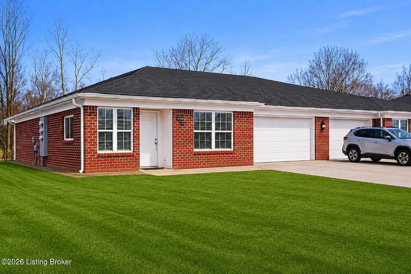 6700 Woods Mill Dr, Louisville, KY 40272