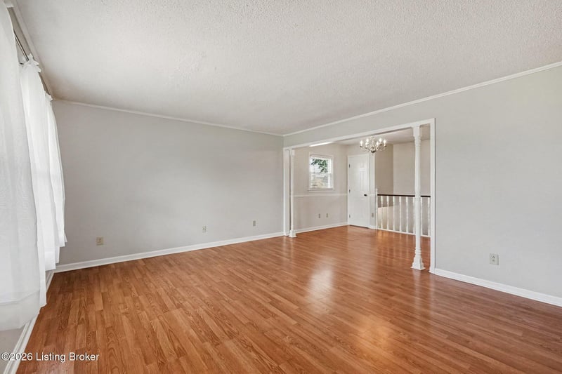 6700 Zeus Ct, Louisville, KY 40258
