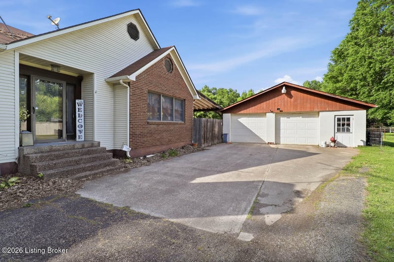 6701 Scenic Trl, Louisville, KY 40272