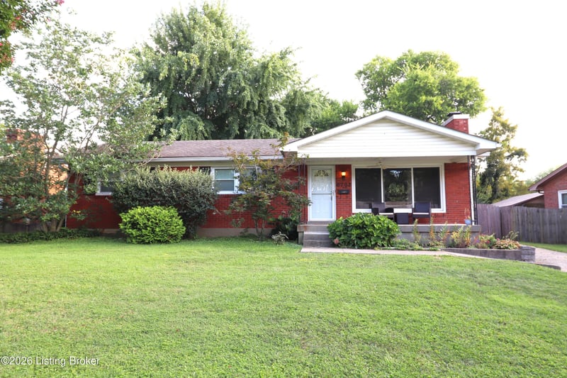 6702 Moorhaven Dr, Louisville, KY 40228