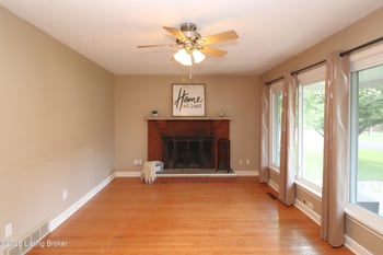 6702 Moorhaven Dr, Louisville, KY 40228