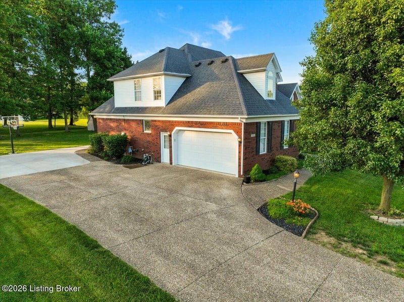 6702 Poplar Forest Ln, Louisville, KY 40291