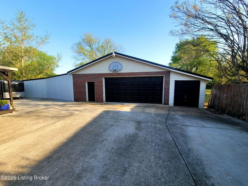 6703 Morning Star Way, Louisville, KY 40272