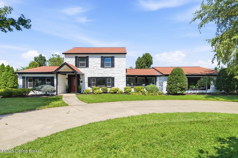 6703 Woodhaven Rd, Louisville, KY 40228