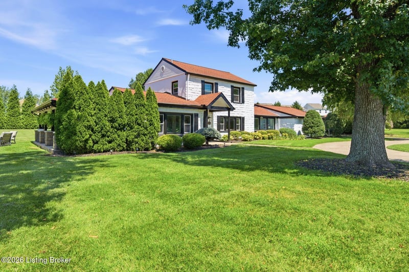 6703 Woodhaven Rd, Louisville, KY 40228