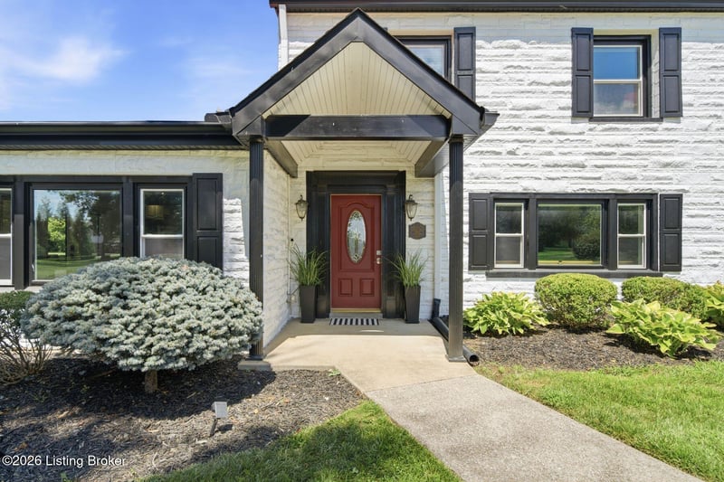 6703 Woodhaven Rd, Louisville, KY 40228