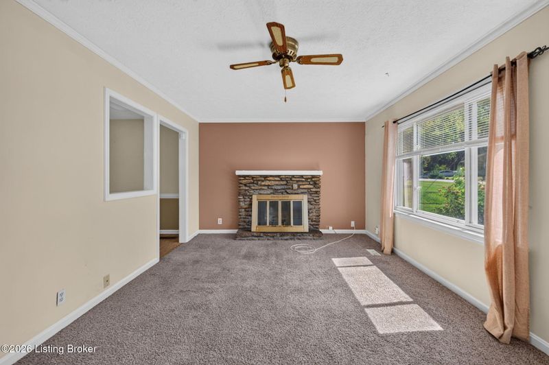 6705 Robin Rd, Crestwood, KY 40014
