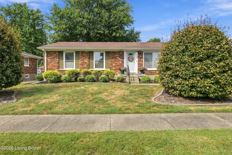 6706 Cape Ct, Louisville, KY 40219