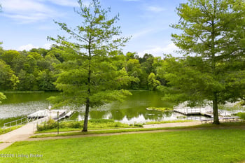 6707 Chestnut View Ct, Louisville, KY 40229