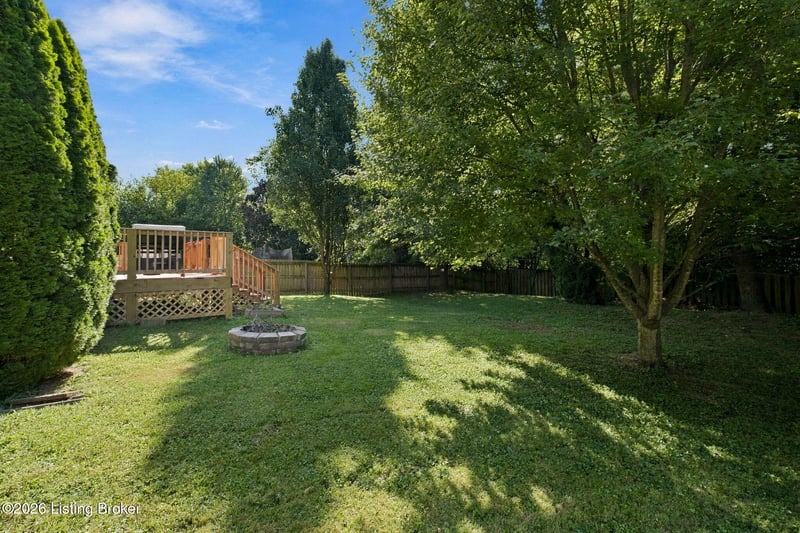 6708 Timberbend Dr, Louisville, KY 40229