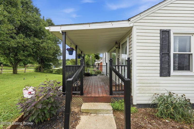 671 Main St, Pleasureville, KY 40057
