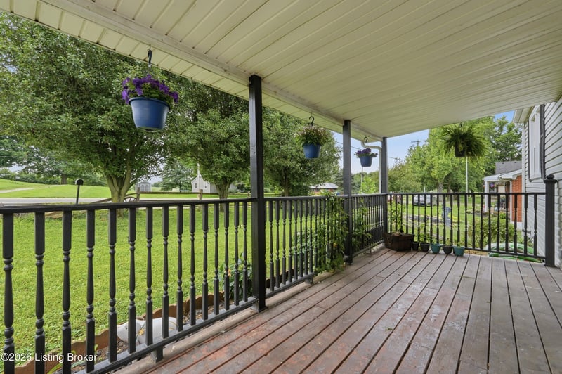 671 Main St, Pleasureville, KY 40057
