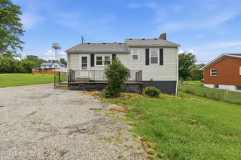 671 Main St, Pleasureville, KY 40057