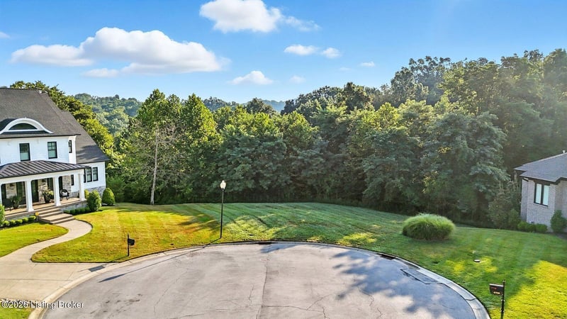 6710 Glen Springs Ct, Louisville, KY 40222