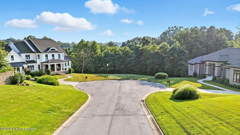 6710 Glen Springs Ct, Louisville, KY 40222