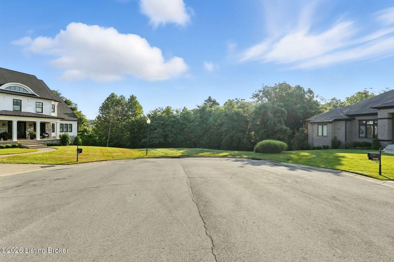 6710 Glen Springs Ct, Louisville, KY 40222