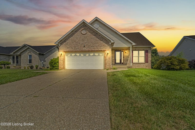 6713 Grandfield Rd, Louisville, KY 40258