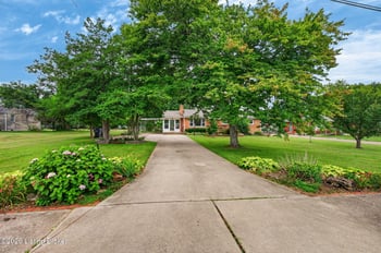 6716 Old Briscoe Ln, Louisville, KY 40228