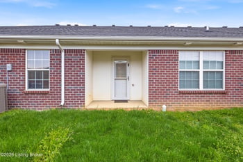 6724 Eagle Wood Dr, Louisville, KY 40272
