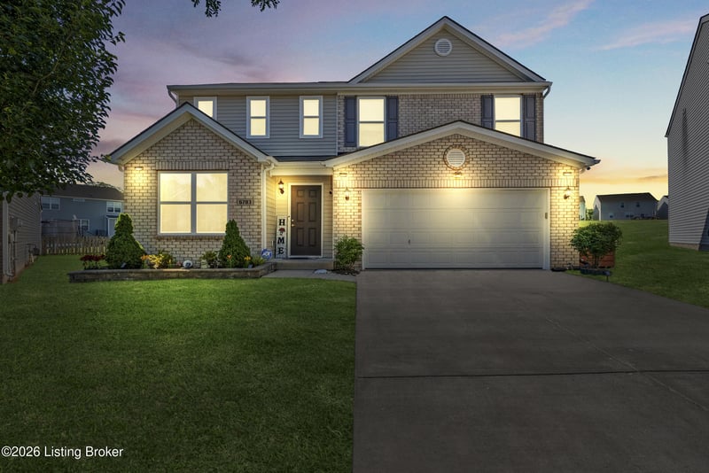 6783 Brittany Oak Dr, Louisville, KY 40229