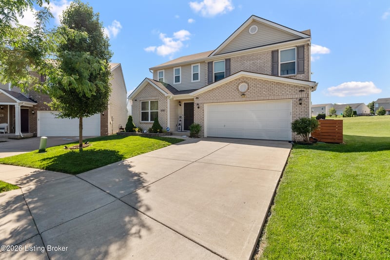 6783 Brittany Oak Dr, Louisville, KY 40229